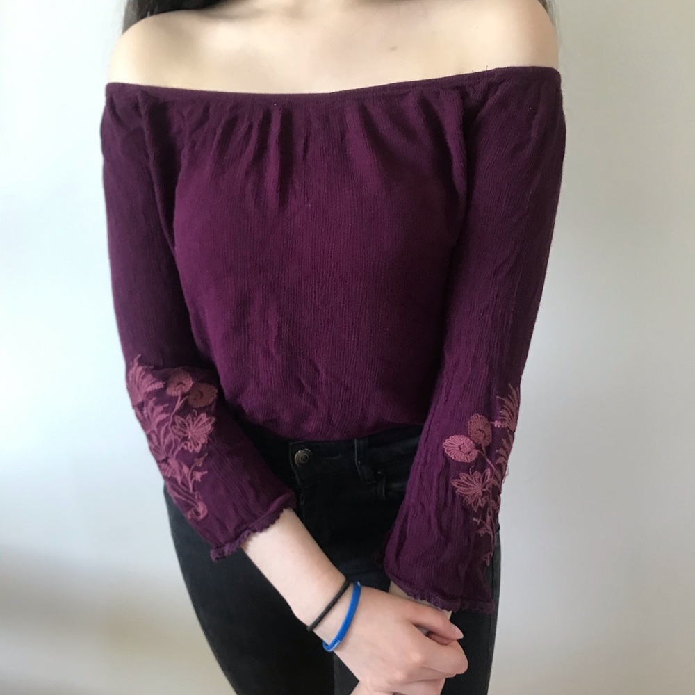 Cropped off shoulder burgundy top